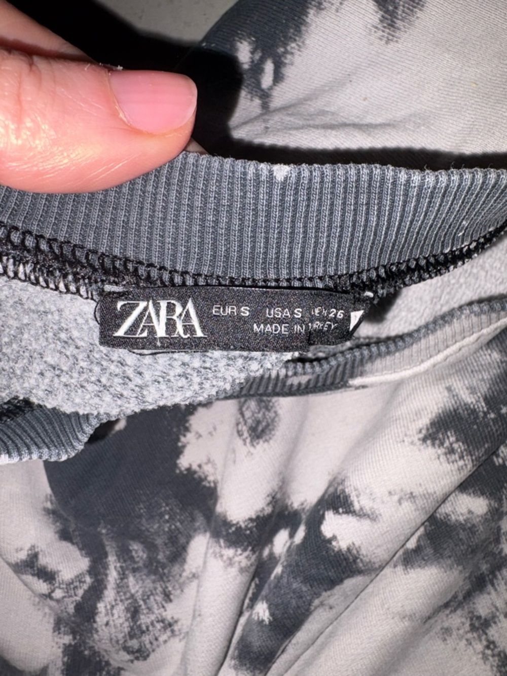 HOPE Rainbow oversized T and Zara sweatshirt - Picture 3 of 3